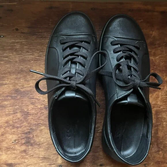 Brand New: ECCO Black Soft 7 Monochromatic 2.0 Sneaker, size 39/8 - Picture 2 of 6